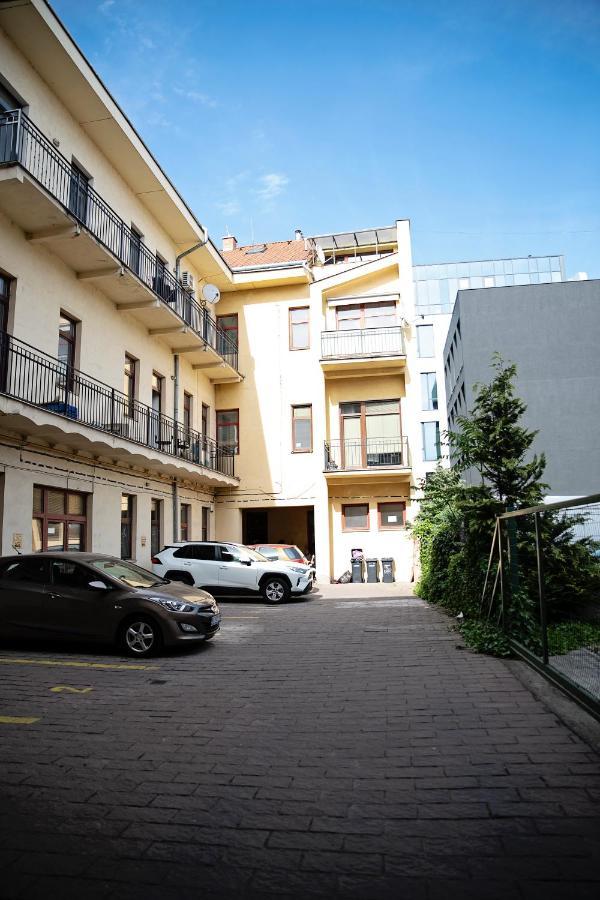 Cozy Modern Apartment In The Old Town - Hlavna Street Košice Eksteriør bilde