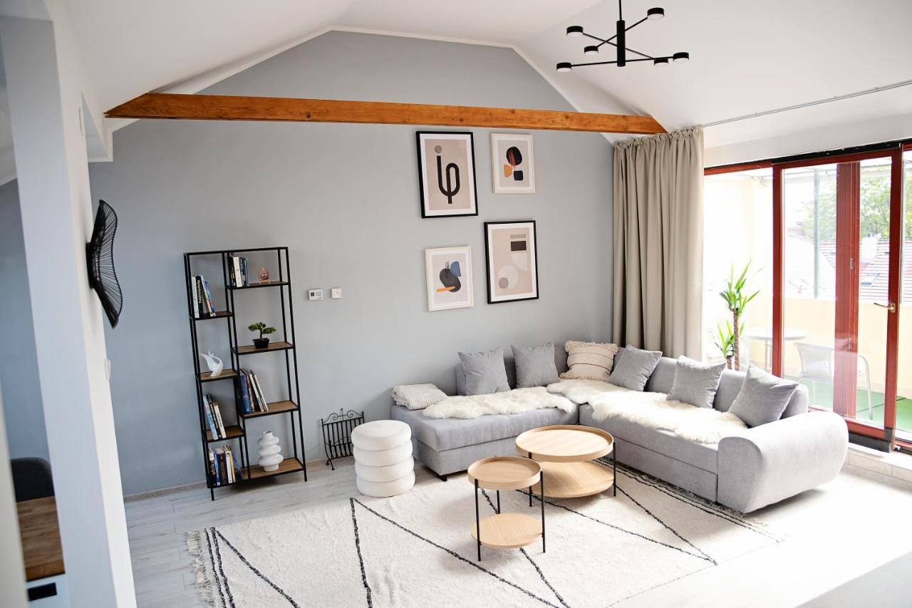 Cozy Modern Apartment In The Old Town - Hlavna Street Košice Eksteriør bilde