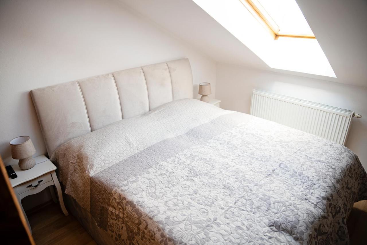 Cozy Modern Apartment In The Old Town - Hlavna Street Košice Eksteriør bilde