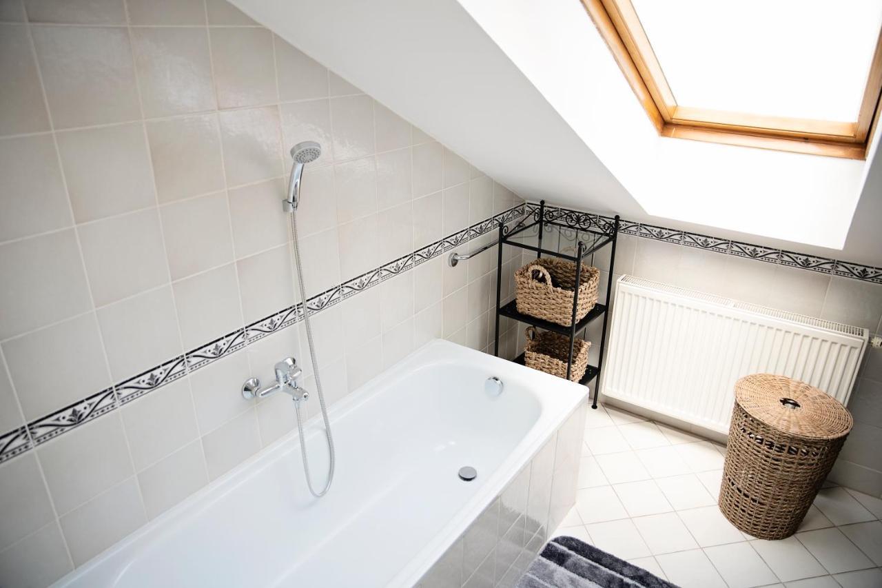 Cozy Modern Apartment In The Old Town - Hlavna Street Košice Eksteriør bilde